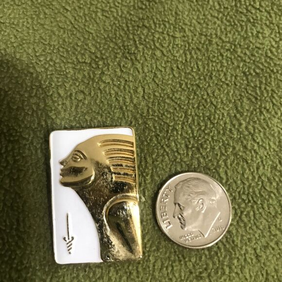 Longaberger FIRST HORIZON OF HOPE BREAST CANCER AWARENESS LAPEL PIN ART DECO - Picture 3 of 3